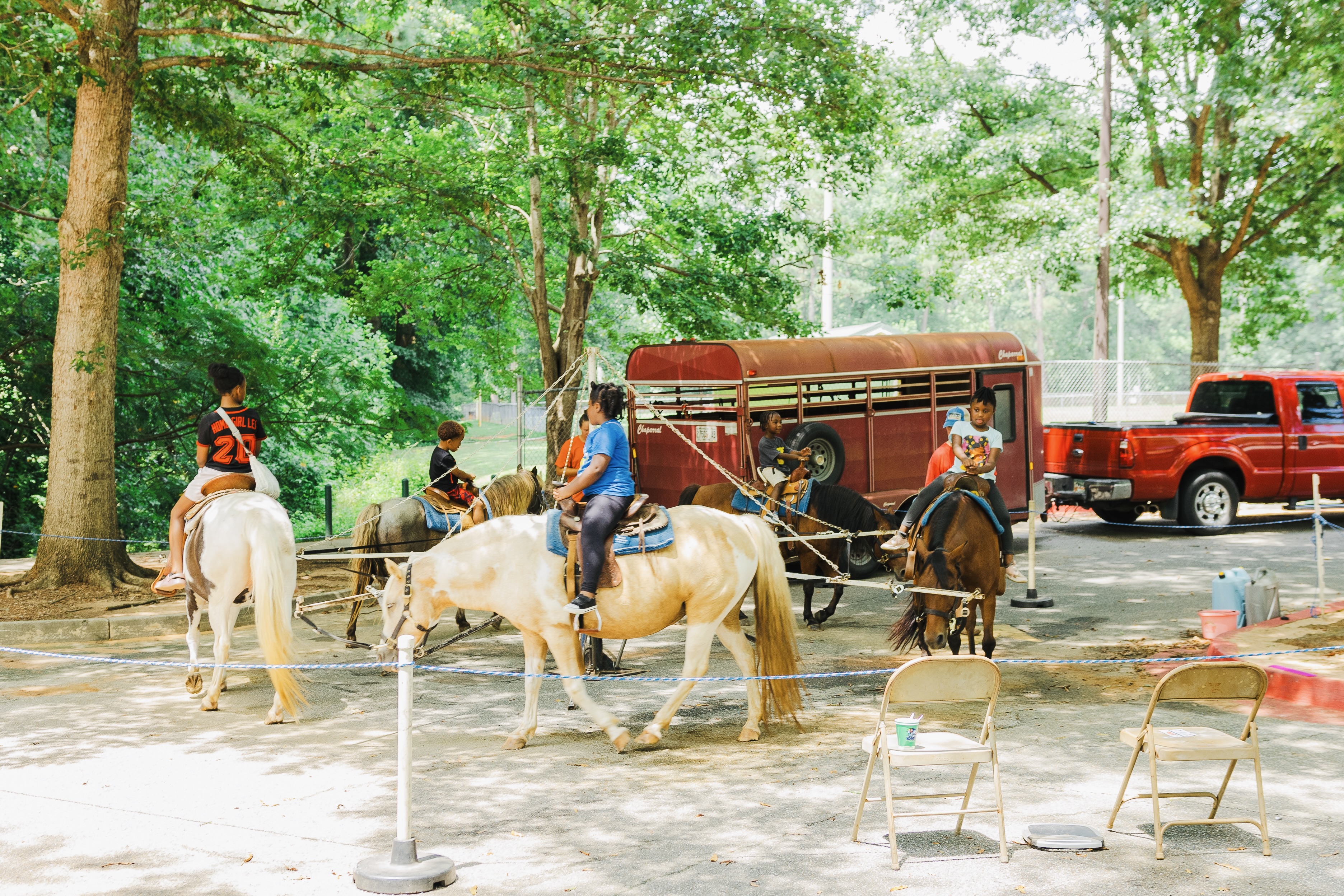 Kids riding ponies at Turbo Day 2024